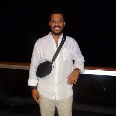 RobertCastroJr_'s profile picture. 