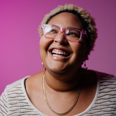 DanaeAEdmonds's profile picture. digital strategist ✨
content + culture girlie
justice, joy + good lighting
chronically online for good causes, politics + eagles football 🦅💚