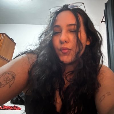 EuHarashix's profile picture. não é um perfil profissional mas eu divulgo vaga e desabafo