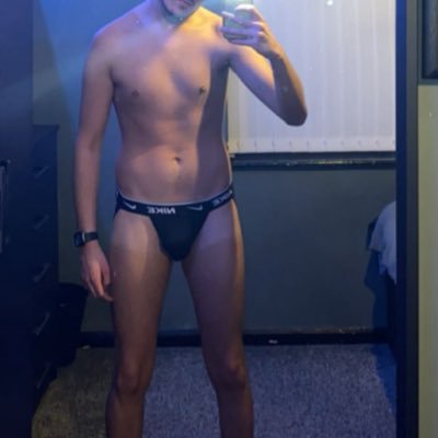 BBTTMLDN's profile picture. LDN LAD BTTM down to earth lad up for anything Down for collabs&meets Dm       link pending 😉👀