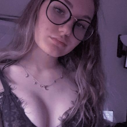 AliehHazel95143's profile picture. 