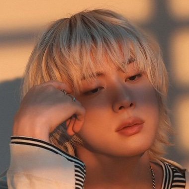 _queenepiphany's profile picture. Fangirl acct .. I post a whole lot about Kim Seokjin.