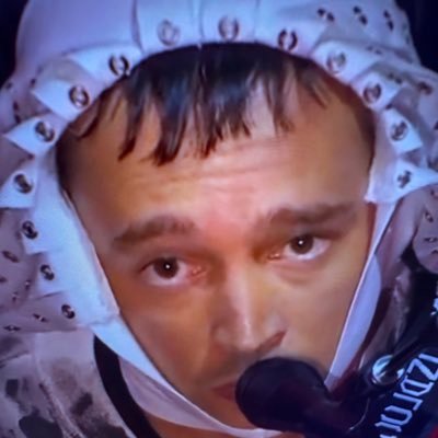 OdeToSoup_'s profile picture. "sometimes to stay alive you gotta kill your mind" •• thirty •• touched a tyler joseph ankle