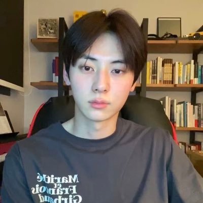 aiquwz's profile picture. 