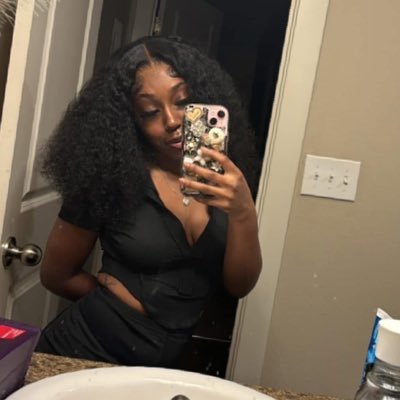 thattgirlnerual's profile picture. 