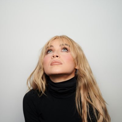 star__tripping's profile picture. ☆ The best songwriters date eachother and break up and write better songs. ☆