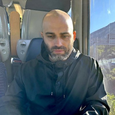 antoineschirer's profile picture. Journaliste, réalisateur, designer.
Enquêtes pour BBC Eye, RSF, Le Monde…
✉️ a.schirer@protonmail.com