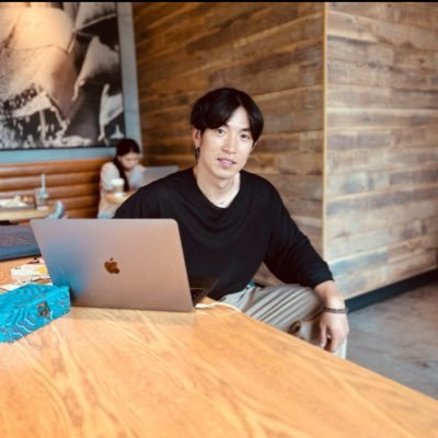 Linguikevin's profile picture. Languages and worlds explorer