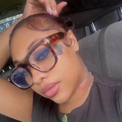 Benz2xxx's profile picture. free https://t.co/SPIQ97Z9uO • TEXT 7275507518 for $30 ft until you nut 🌰 • our other page @thatcouple2x & @benz1xx