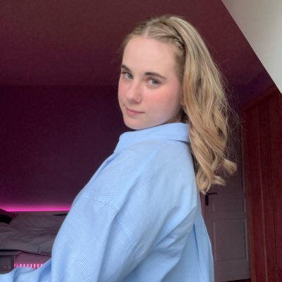 Music_Oceane's profile picture. J’fais beaucoup de chant et de piano | En live ici : https://t.co/EymEdnThqb | Partner : @Twitch @LoL_France @holysquad_fr @shure