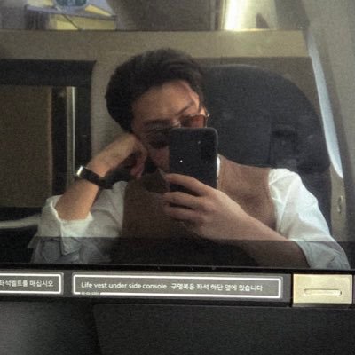 Jongseoeng's profile picture. Chasing speed on the road and energy on the stage.