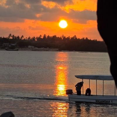 HozeIZme's profile picture. Never give up kinda attitude,
Positive mind, 
#MUFC for life.
ig:kinayia_004