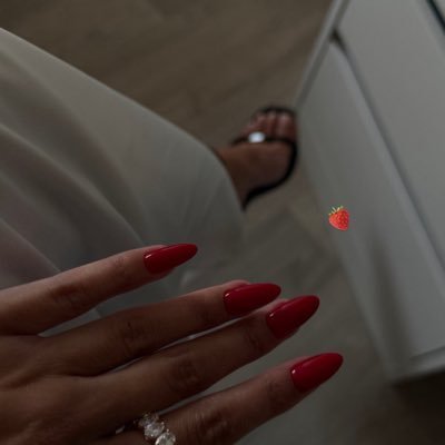 userrrre783837's profile picture. 