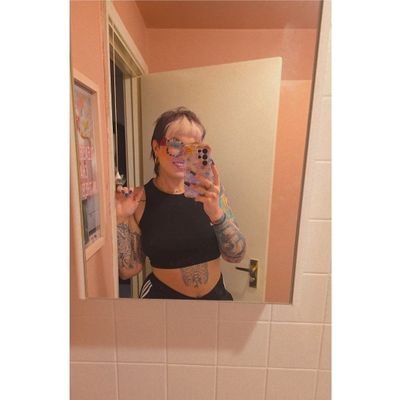 ShannMerc96's profile picture. 𝖘𝖍𝖊'𝖘 𝖆 𝖗𝖚𝖓𝖓𝖊𝖗, 𝖗𝖊𝖇𝖊𝖑 𝖆𝖓𝖉 𝖆 𝖘𝖙𝖚𝖓𝖓𝖊𝖗. ❤️‍🔥