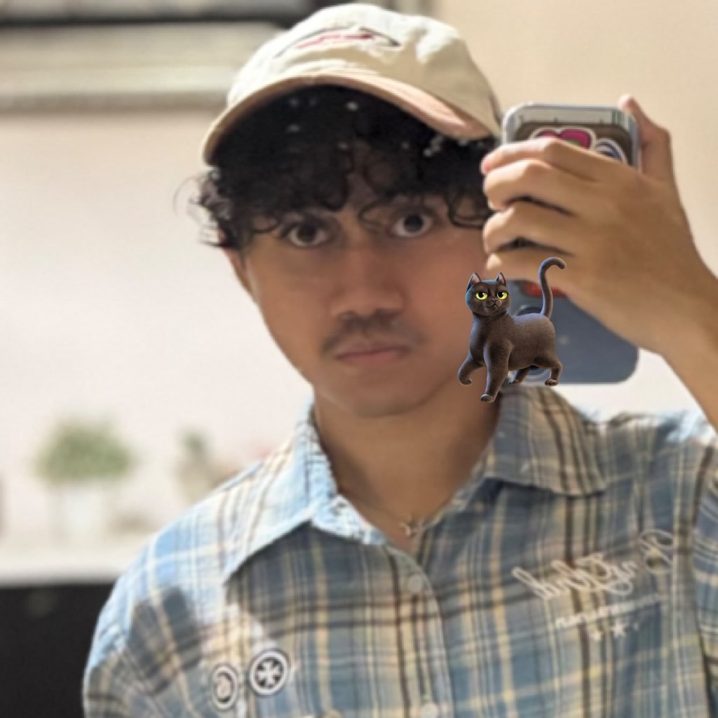 lilvenusbabe's profile picture. An Introverted Extrover𝒕̰