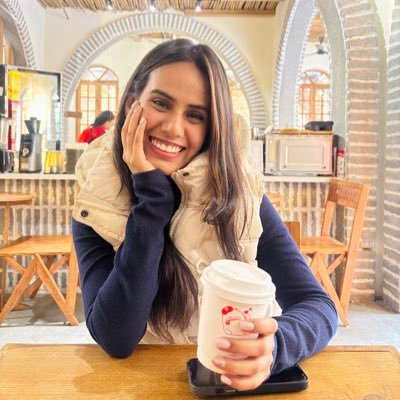 KabraAakanksha's profile picture. Forbes 30 under 30 reader | 3 important Cs: Coffee, Content & Candles. Check out the link🔗