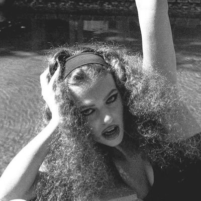 vampvoa's profile picture. THE alter ego ︎ ︎