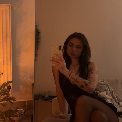 VenomVLR's profile picture. retired valorant player called « let it happen »