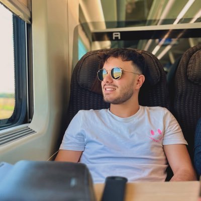 simone_mitt's profile picture. Full stack Engineer & SEO Specialist