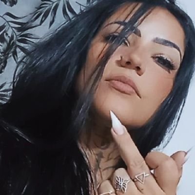 Cathzudaa's profile picture. VAI MORRER SEM MINHA ATENÇÃO!! 🖤
