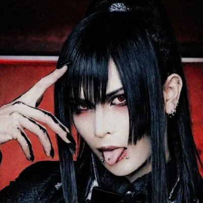 lizzmillerksjsk's profile picture. 🇧🇷 tudo são DUALIDADES / escritor e artista / @agalaxiadeorion / eu e @d04mq assistindo alanzoka