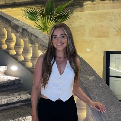 bhoughtonxx's profile picture. I like dogs and sunsets