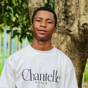 Chris_empire1's profile picture. Online Side Hustles 🤑 • Front-end Web Developer • Web3 • MAN UTD  • Personal growth
Building my empire from scratch — join the journey 🚀