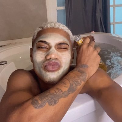 NovinDigatto's profile picture. Novinho Dot Carioca 50% OFF⤵️🟠