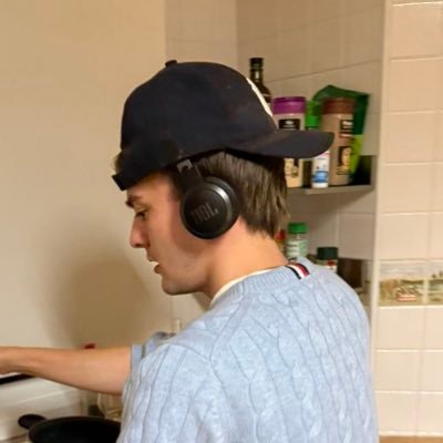 harrysbunlover's profile picture. pink and blue forever.