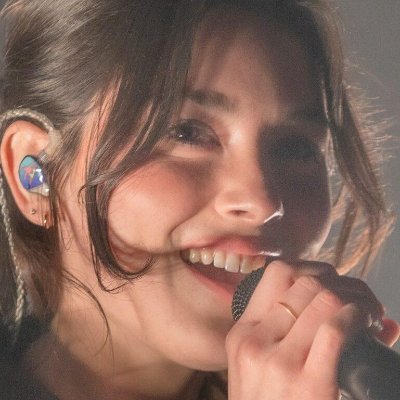 yariarma190932's profile picture. 