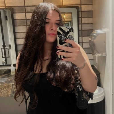 1heartdilfs's profile picture. all adventurous women do.