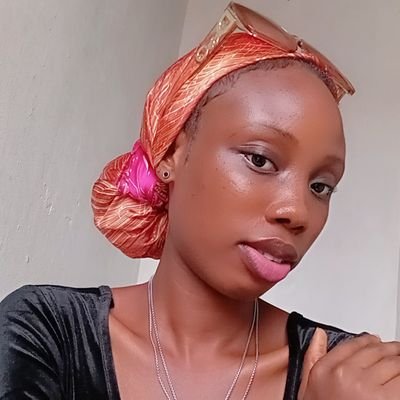 lynn_hook30's profile picture. Crochet Artist | Founder of Lynn’s Hook | Creating wearable art, luxury yarn pieces and timeless style | DM to order or collaborate