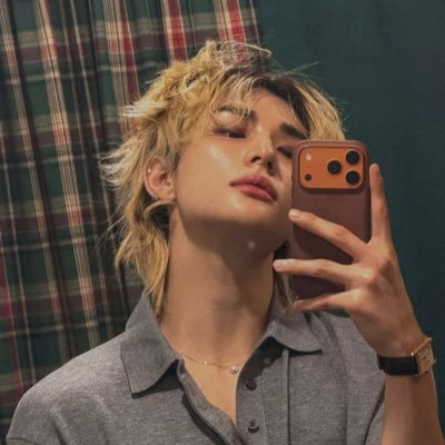 ninoononie_'s profile picture. i make wallpaper sometimes — only when i feel like it ˘͈ᵕ˘͈