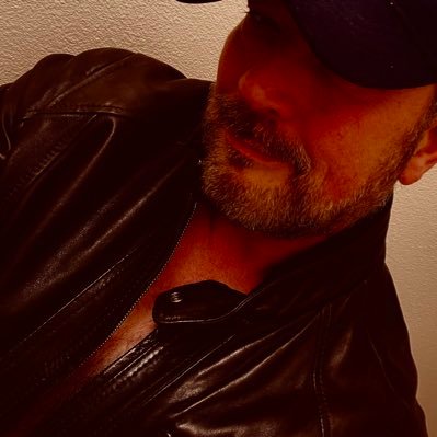 skuyler_'s profile picture. In silence we still talk…By the light of the stereo waltz. ☘️Dorcha go Solas🇺🇸🇮🇹🇮🇪 Peace and Love.