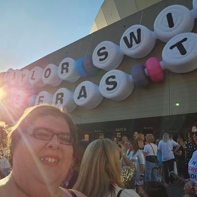 ScarletStars13's profile picture. 33* They/She * Libra * INFJ * Slytherin * #ΡΠΤΤ 🐍* Demi/Panromantic * Swiftie 06* FLAVOR FLAV x2 * Rep 9/22 * Eras 4/22 HTX✨️10/27 N0LA🫶🏻  Blackpink 10/29