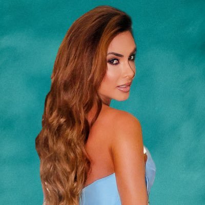 NicoleBahls's profile picture. Atriz, apresentadora e mãe dos bichinhos mais fofos do Brasil!