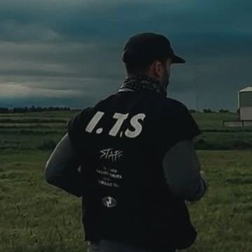 Loemas30's profile picture. Tech student @MeWi_HM_Munich | Travel and sports | Web3 & NFT | Student newspaper | Networking🌌