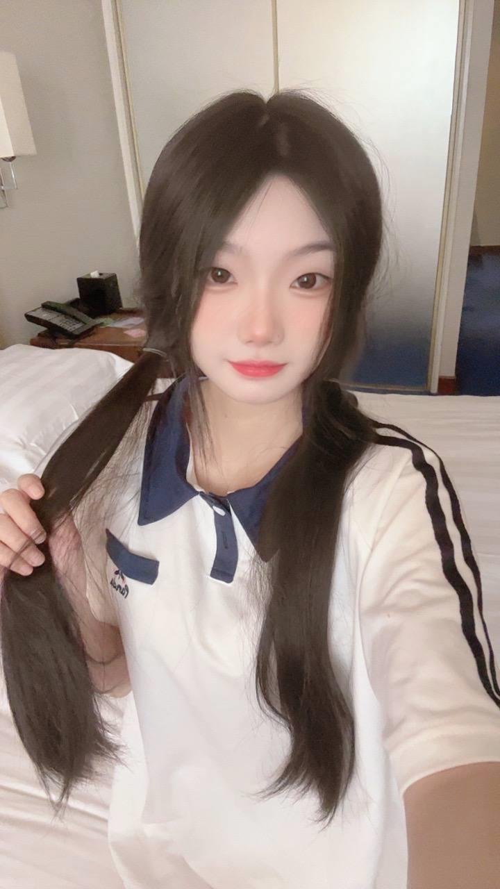 deycj41727454's profile picture. 