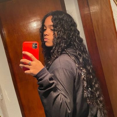 lxtycia__'s profile picture. Desenvolvedora 👨🏼‍💻 & designer 🎨
tec. em informática 3/3