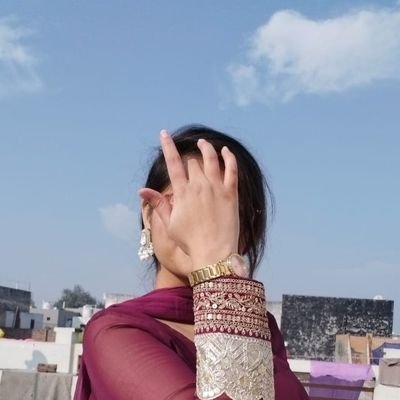 prachiideswall's profile picture. Random person with random thoughts.