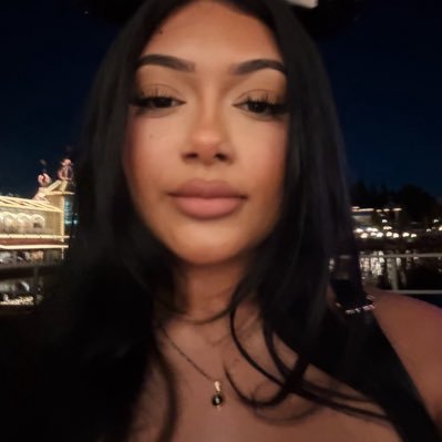 jenhxrrera's profile picture. 