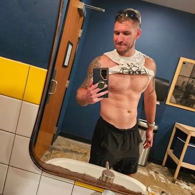 clarkdsmith565's profile picture. Main acc @clarksm66 | He/Him | 🌈 SOLO...LGBTQ - ally, real as f* active duty soldier.. craves genuine convos. No under 🔞 allowed. No minors..chill vibes.