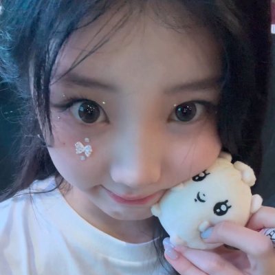 hujnol's profile picture. business account