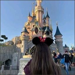 Qeaawhu219's profile picture. 