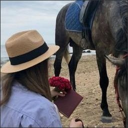 Luneam957's profile picture. 