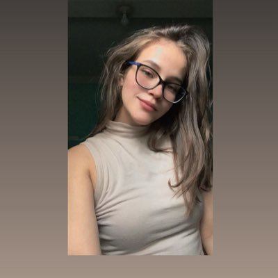 wees_98's profile picture. Dios ✨ . Abogada y Notaria