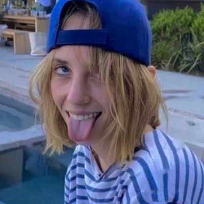 sillygirlqueen's profile picture. tweeting about everything i love 🙂‍↕️