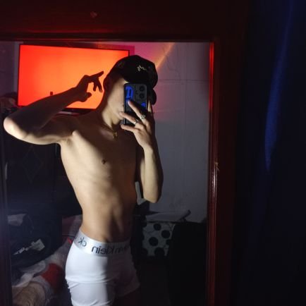 CAR_BISS's profile picture. Colombiano 🇨🇴
18 🫧
𝗕𝗮𝗶𝗹𝗮𝗿𝗶𝗻 °