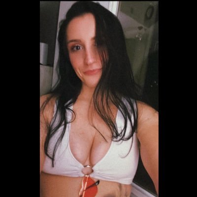 frickgravity's profile picture. ✨wiggling on a dance floor near you✨ reminder to do something for yourself today 💞 she/her 🫶🏻