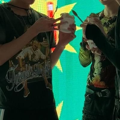 macaroniandshit's profile picture. 